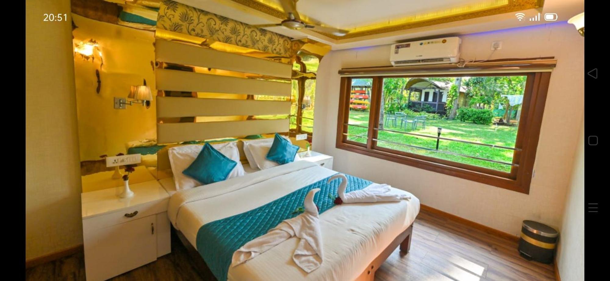 Victoria Houseboats Hotel Alappuzha Buitenkant foto