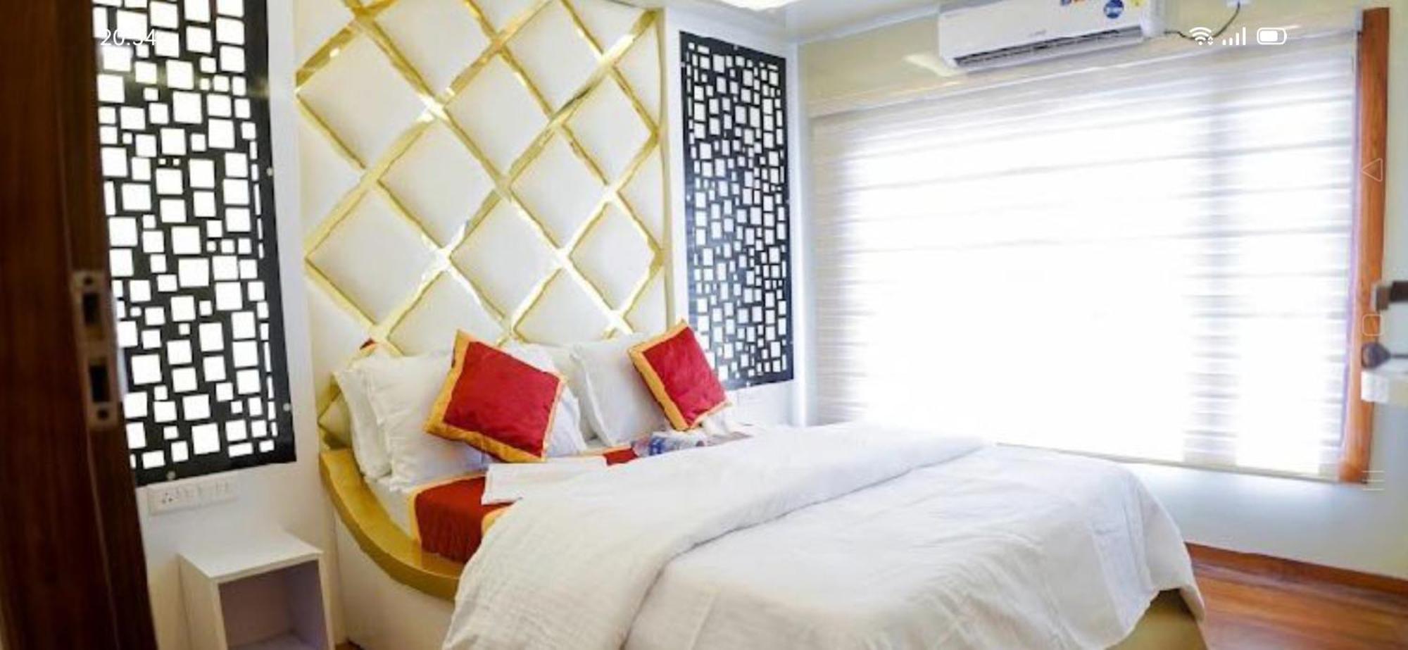 Victoria Houseboats Hotel Alappuzha Buitenkant foto