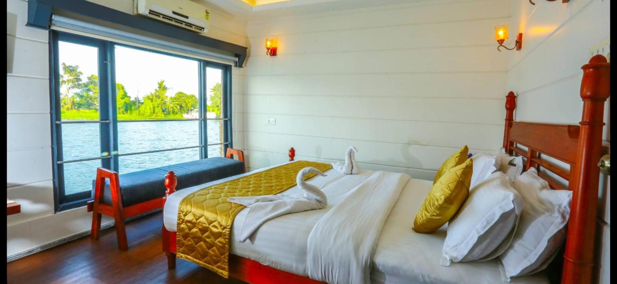 Victoria Houseboats Hotel Alappuzha Buitenkant foto