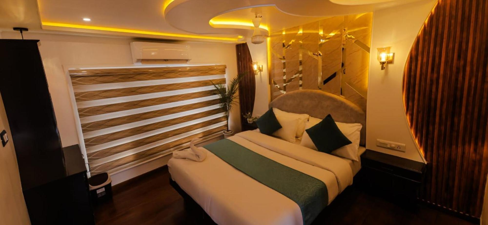 Victoria Houseboats Hotel Alappuzha Buitenkant foto