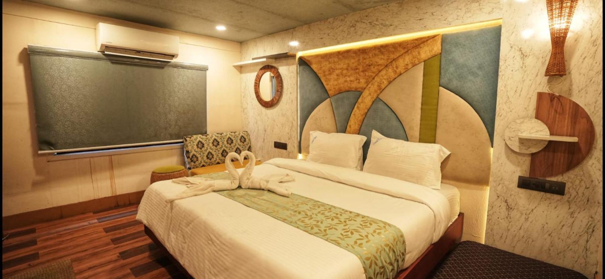 Victoria Houseboats Hotel Alappuzha Buitenkant foto